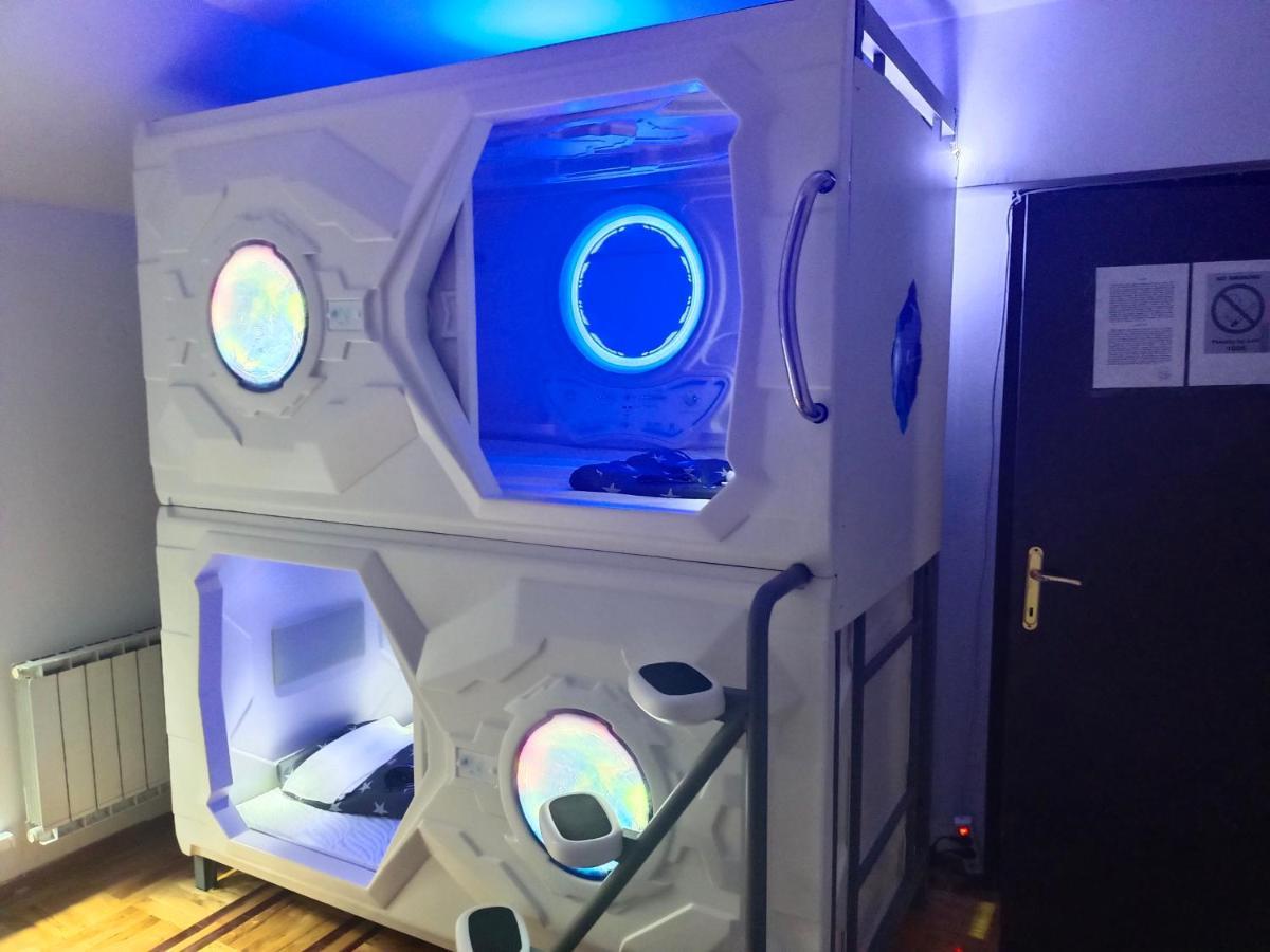 Panda Victor Space Capsule Hostel-Neo Nomad Belgrád Kültér fotó
