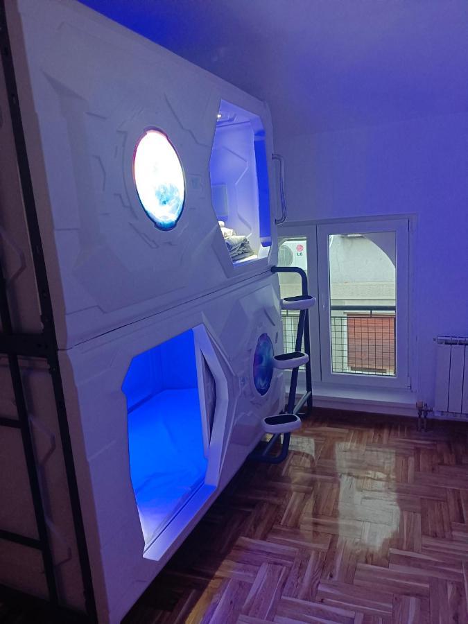 Panda Victor Space Capsule Hostel-Neo Nomad Belgrád Kültér fotó