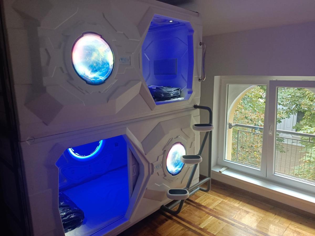 Panda Victor Space Capsule Hostel-Neo Nomad Belgrád Kültér fotó