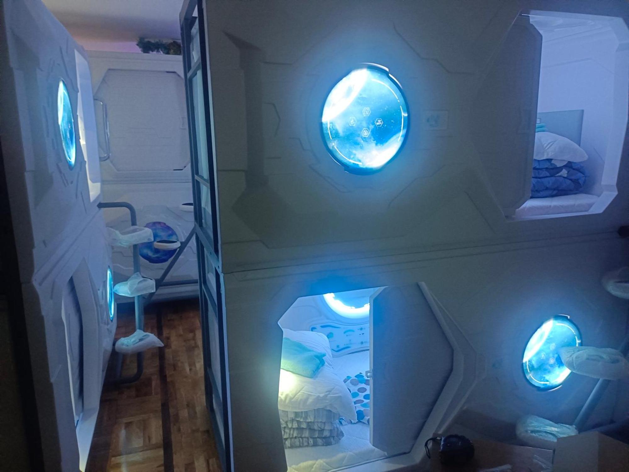 Panda Victor Space Capsule Hostel-Neo Nomad Belgrád Kültér fotó